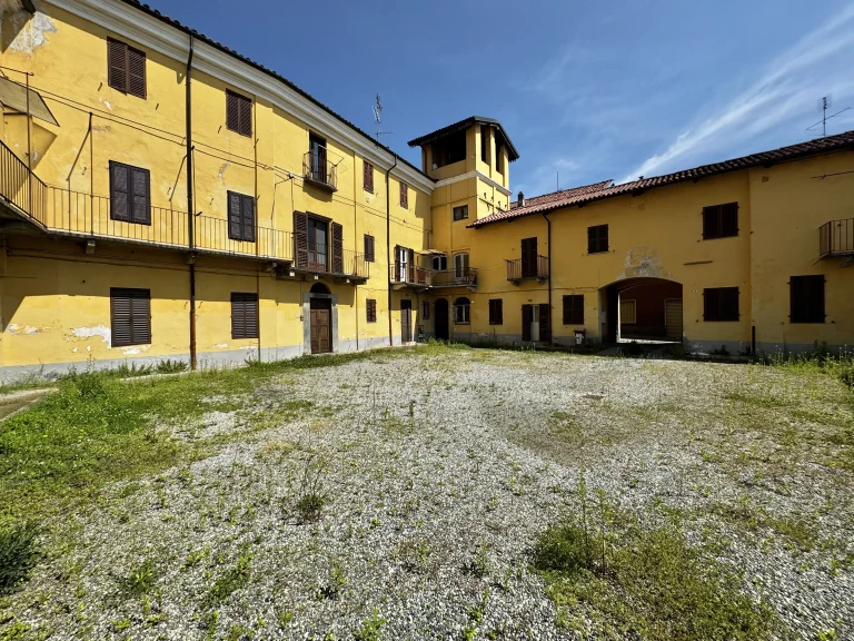 Samone - intero complesso immobiliare