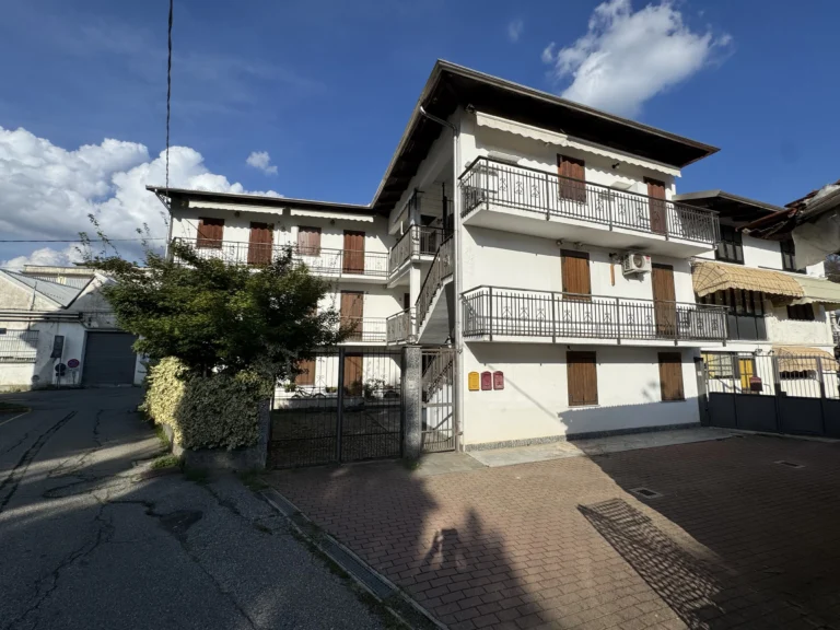 ivrea - quadrilocale con riscaldamento autonomo