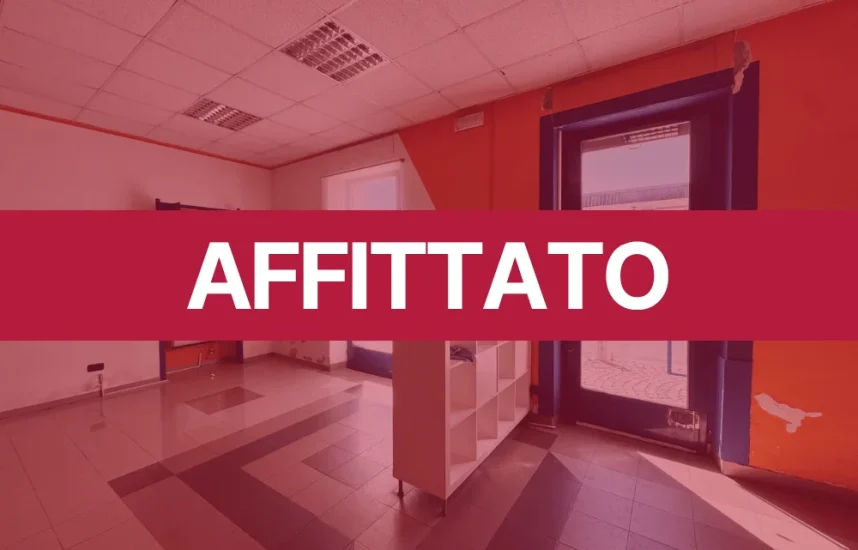 Ivrea - Negozio con vetrina - affittato