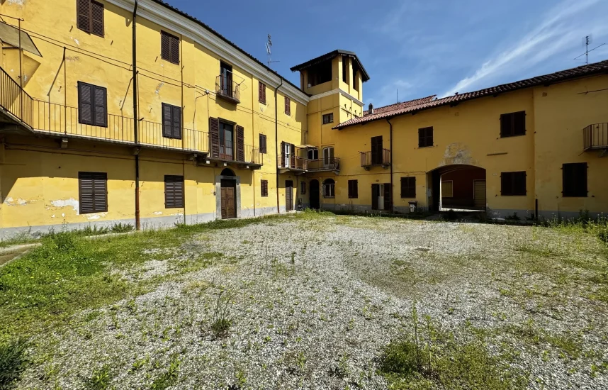Samone - intero complesso immobiliare
